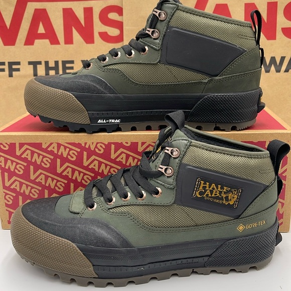 Vans WMNS Half Cab Gore-Tex Mte-3 Grape Leaf/Black
VN0009QWKEK
Boots Sneakers - Picture 2 of 16